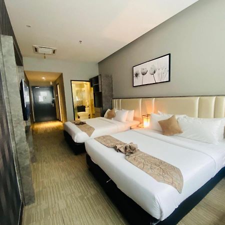Glex Hotel Signature Johor Bahru Exterior photo